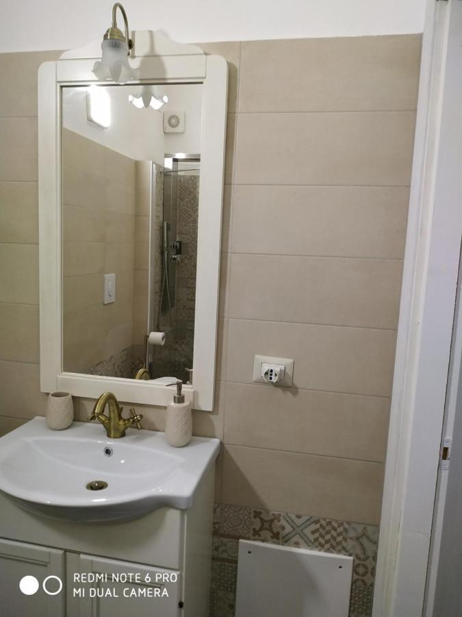 Le Suite Del Teatro Cucinino Privato Taranto Exterior foto