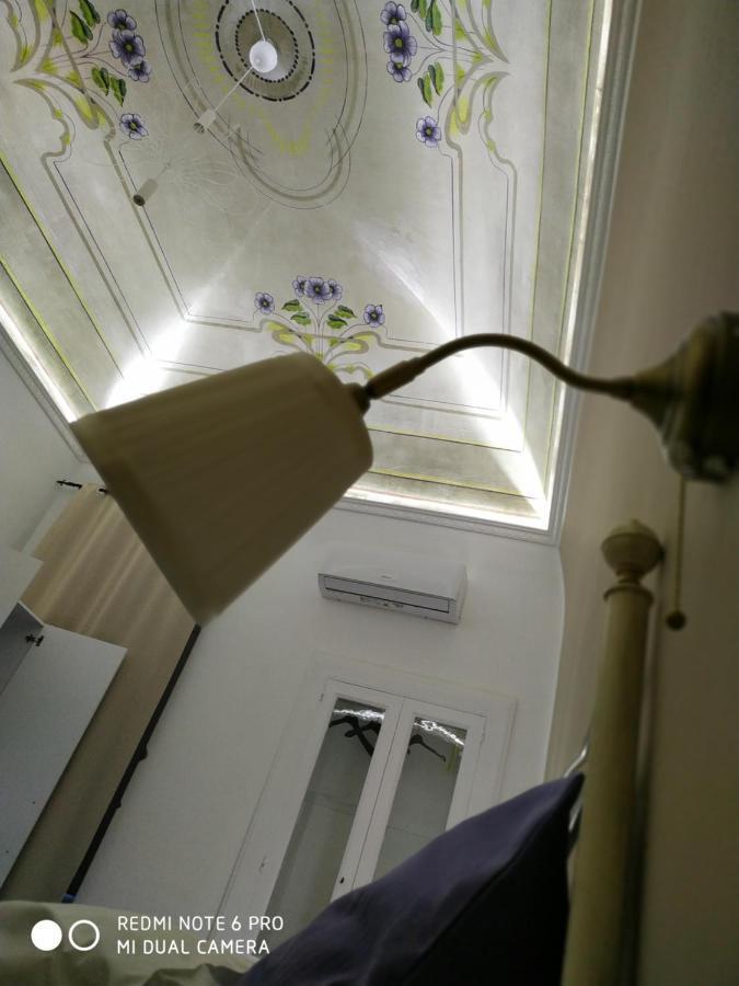 Le Suite Del Teatro Cucinino Privato Taranto Exterior foto